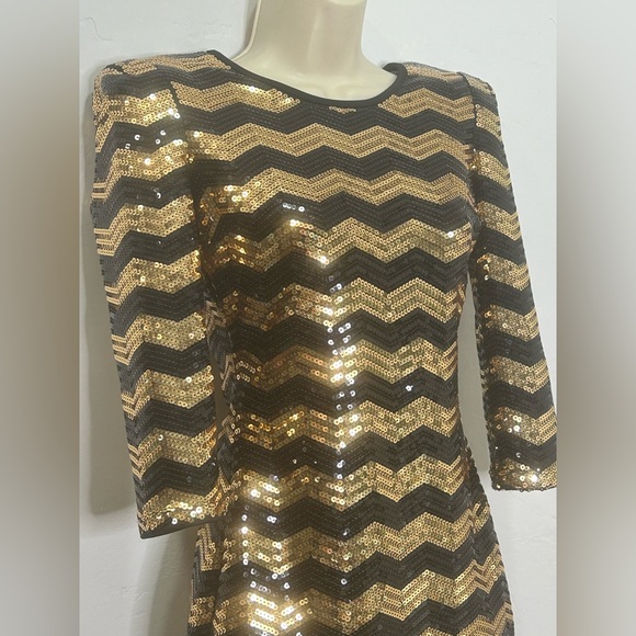 2B Bebe Gold & Black Chevron Sequin Bodycon mesh back Mini Dress Small - Picture 3 of 12